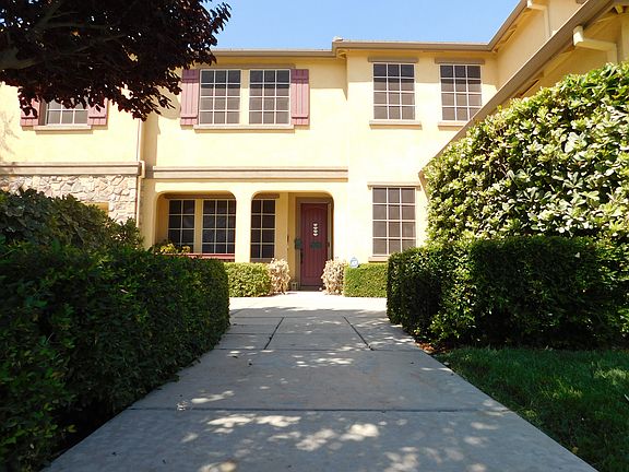3rd image of 1067 McVeigh Way