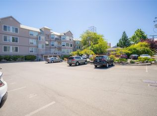 240 Milton St #305, Nanaimo, BC V9R 2K6
