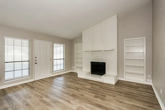 4 bed, 2.0 bath, 2109 sqft, $2,470 — Photo 3