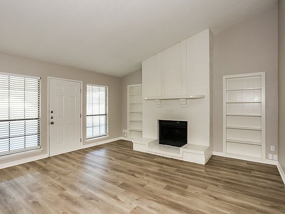 3rd image of 330 Hemlock Dr
