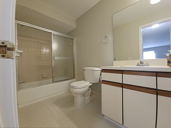 3rd image of 6682 Maple Lakes Dr
