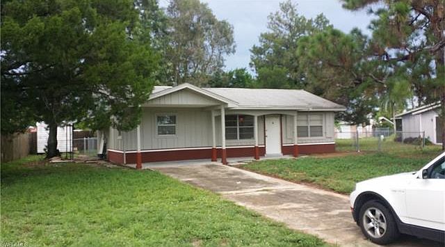 1st image of 475 Valley Dr