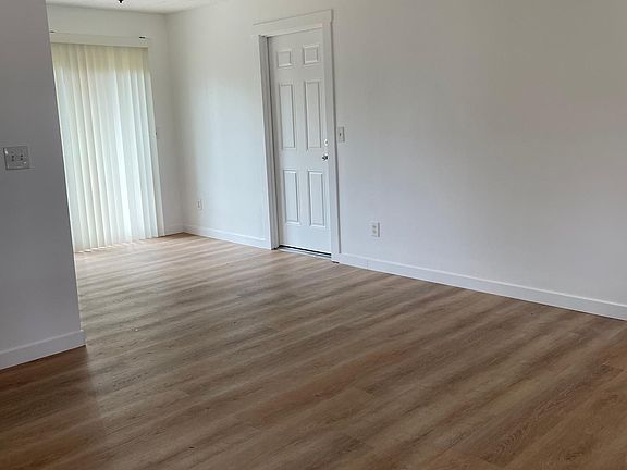 2nd image of 309 SE 157th Ave APT B