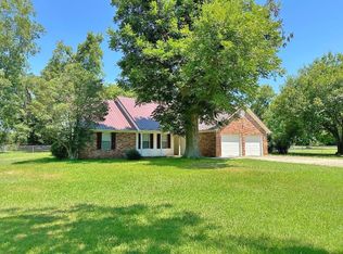 55 4th St, Midland City, AL 36350