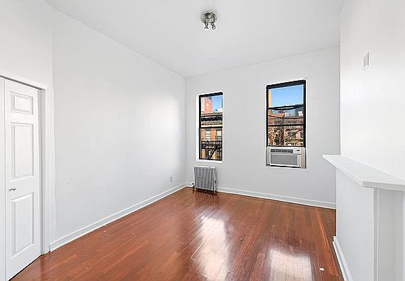3rd image of 246 W 18th St APT 8