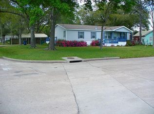 1518 W Adoue St, Alvin, TX 77511