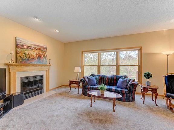 5th image of 11320 Trillium Ln N