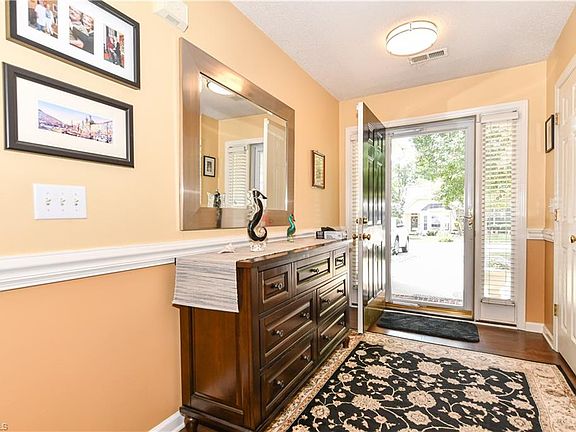 4th image of 9 Mansfield Cir