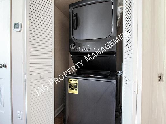 3rd image of 2761 Saint Johns Ave APT 7