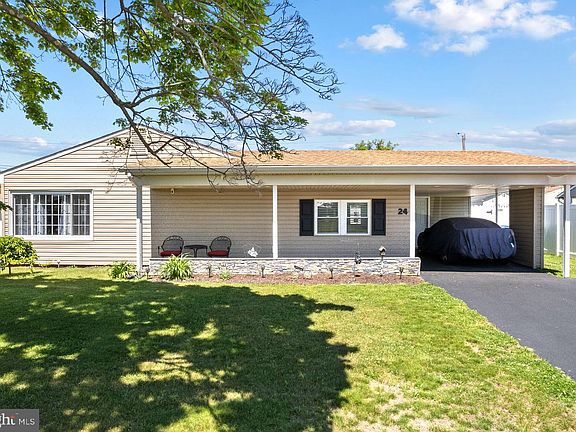 4th image of 24 Garden Ln