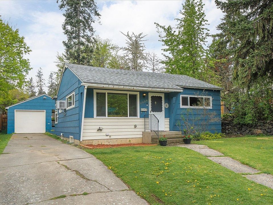 1st image of 2928 E 15th Ave