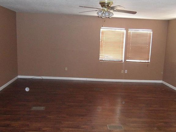 5th image of 3356 Maple Ln