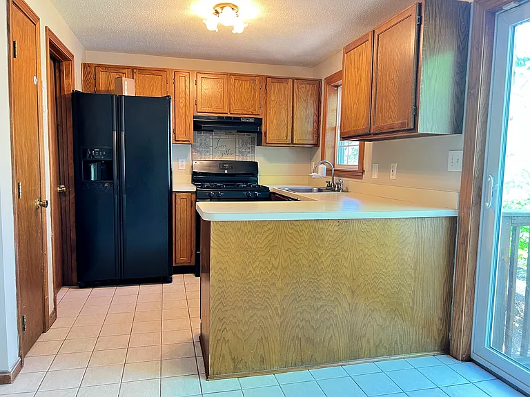 80 Smith St #2A — Photo 4