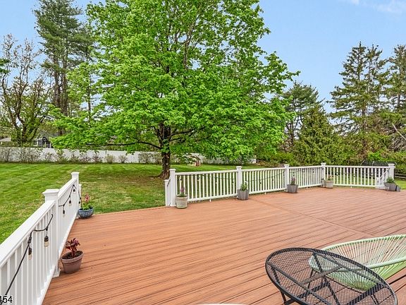 5th image of 13 Cherry Ln