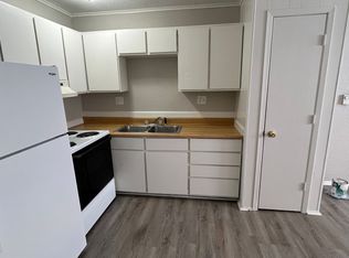 1101 N Thayer St APT 7, Bourbon, IN 46504