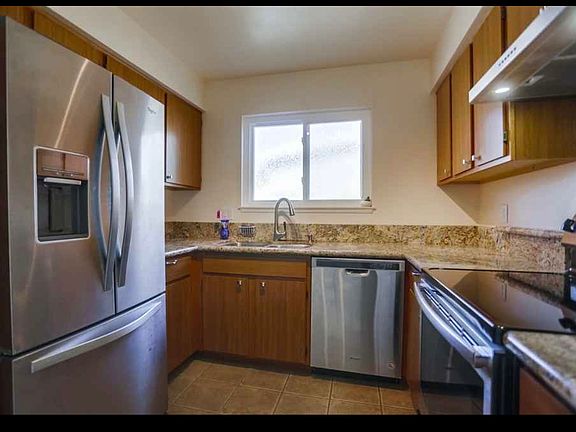 2nd image of 760 Pearwood St