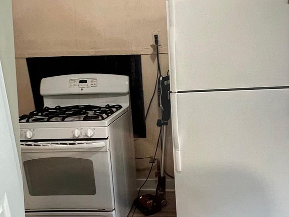 Opposite side of kitchen from sink