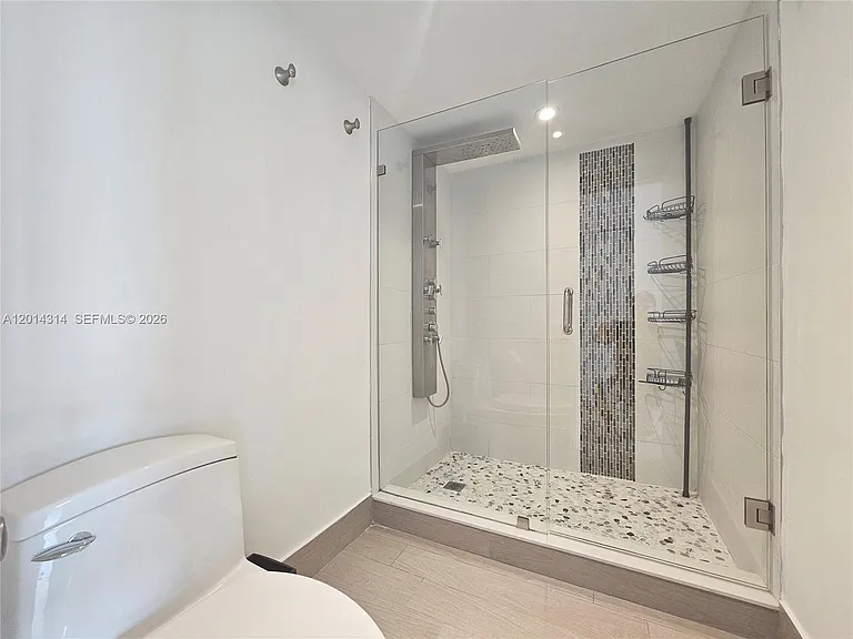 16546 NE 26th Ave #5H — Photo 12