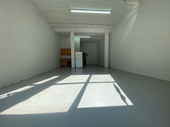 5th image of 1085 Willoughby Ave #106