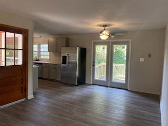 4th image of 5087 Madison Dr