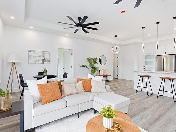 2nd image of 15-1038 Amau Rd