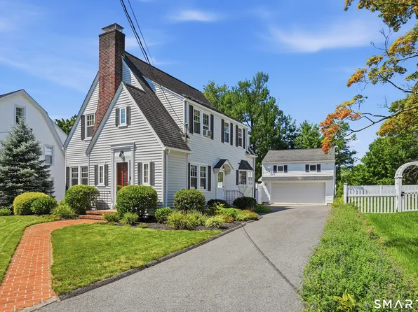 10 Lawncrest Road, Danbury, CT 06810
