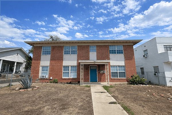1st image of 1511 W Woodlawn Ave APT 2