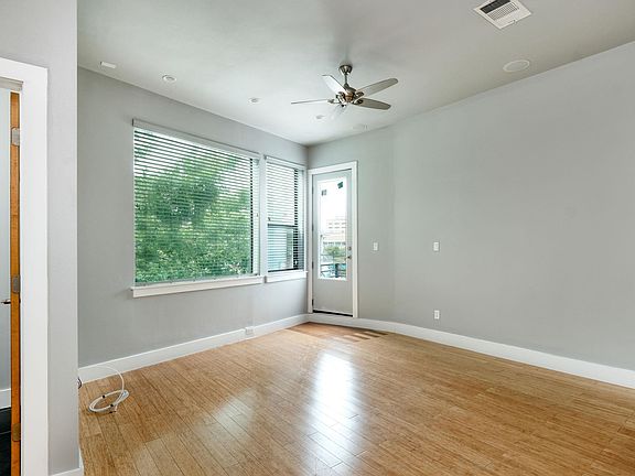 4th image of 3000 Speedway St #E