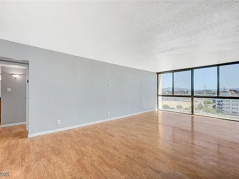 3930 University Center Dr #806 — Photo 6