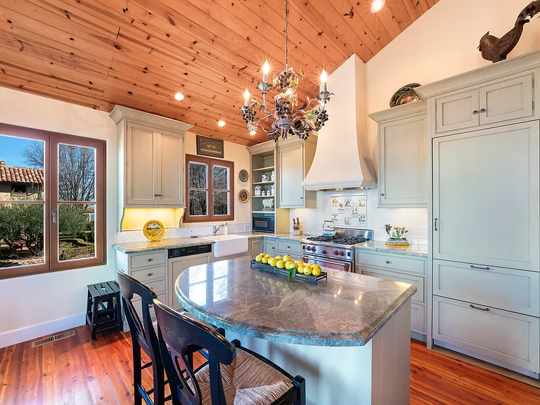 Guest house open kitchen