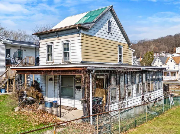 40 Chestnut St, Cressona, PA 17929