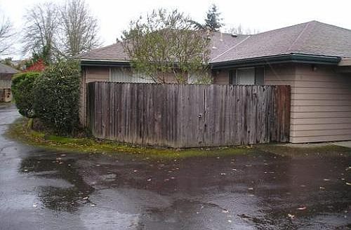2nd image of 3232 NE Lancaster St APT 4