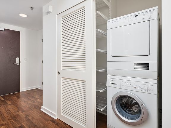 5th image of 555 4th St Unit 447