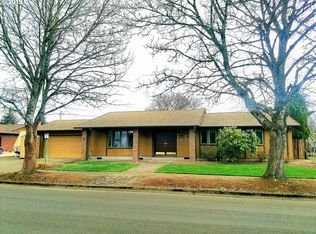 2555 15th St, Springfield, OR 97477