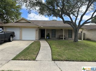 214 Ridgewood Dr, Victoria, TX 77901