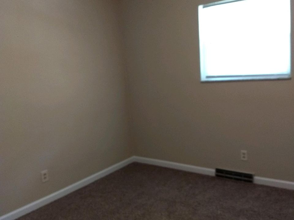 Rear bedroom