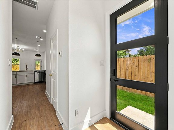 3rd image of 2611 Holman St #B