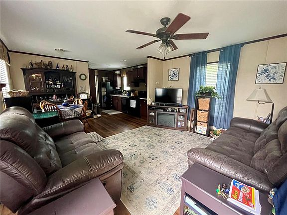 5th image of 25 Aspen Dr