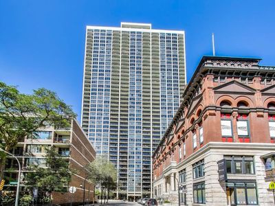 1560 N Sandburg Ter APT 1708, Chicago, IL, 60610