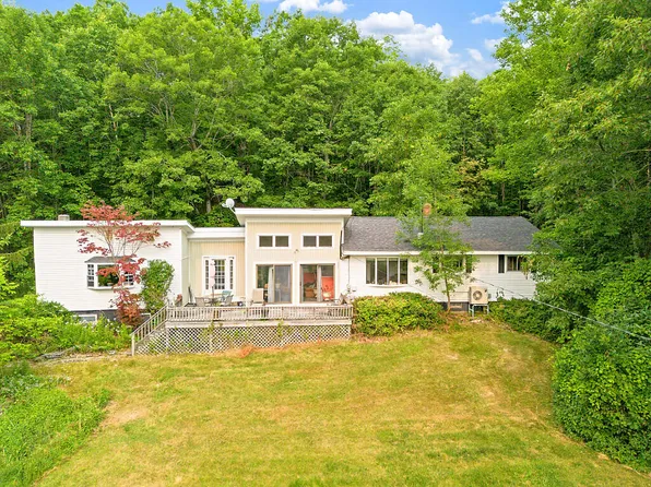 139 Riverside Road, Gardiner, ME 04345