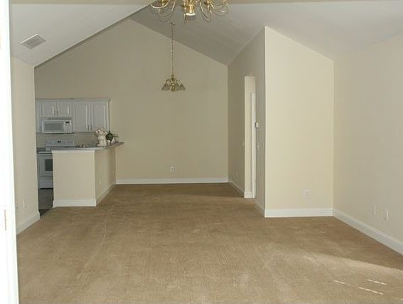 2nd image of 102 Avonlea Pl