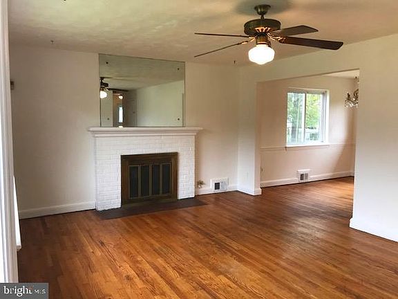2nd image of 7007 Essex Ave