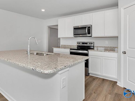 4th image of 409 Moringa Ln