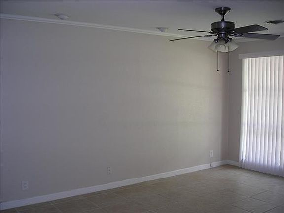 5th image of 906 Sherwood Dr