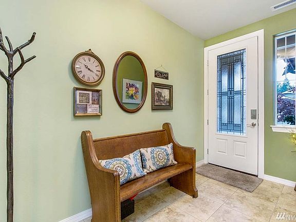 3rd image of 8227 Vashon Dr NE