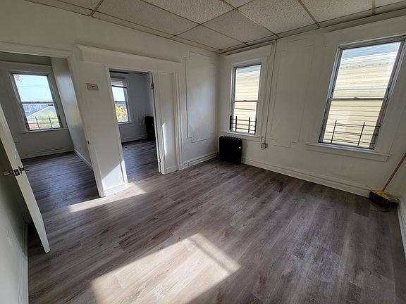 4th image of 243 Peshine Ave Floor 3