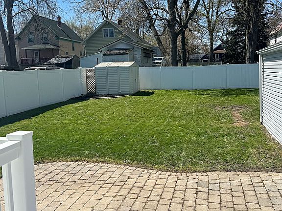 4th image of 80 Klinger Ave
