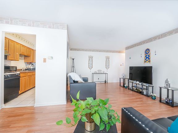 2nd image of 9725 S Karlov Ave APT 503