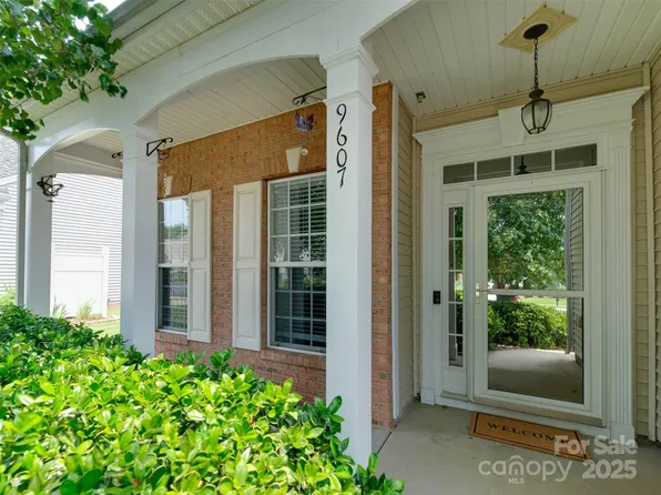 9607 Kestral Ridge Dr, Charlotte, NC 28269