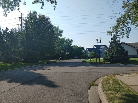 5th image of 756 1st Ave S